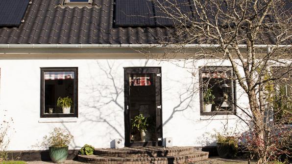 Case: Solceller, varmepumpe, nye vinduer og efterisolering. Erik og Jane, Sønderborg.