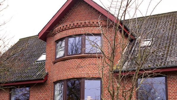 Case: Solvarme, nye vinduer, ny cirkulationspumpe og efterisolering. Lea og Lears fra Viborg